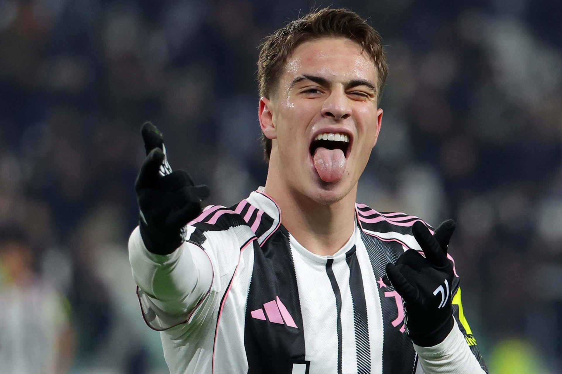 Tin tức về chuyển nhượng 21/12: MU ký Kenan Yildiz, Arsenal ‘trói’ Saka