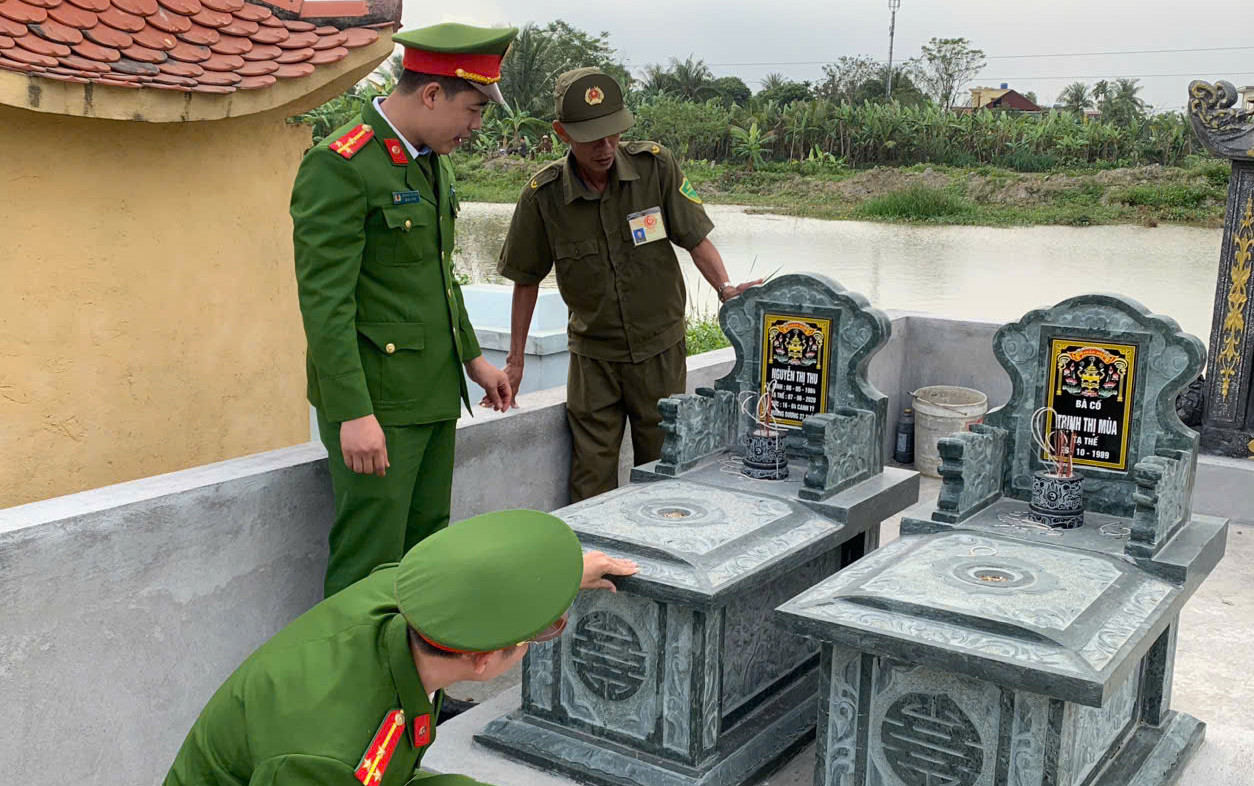 6(197)giả chết.jpg