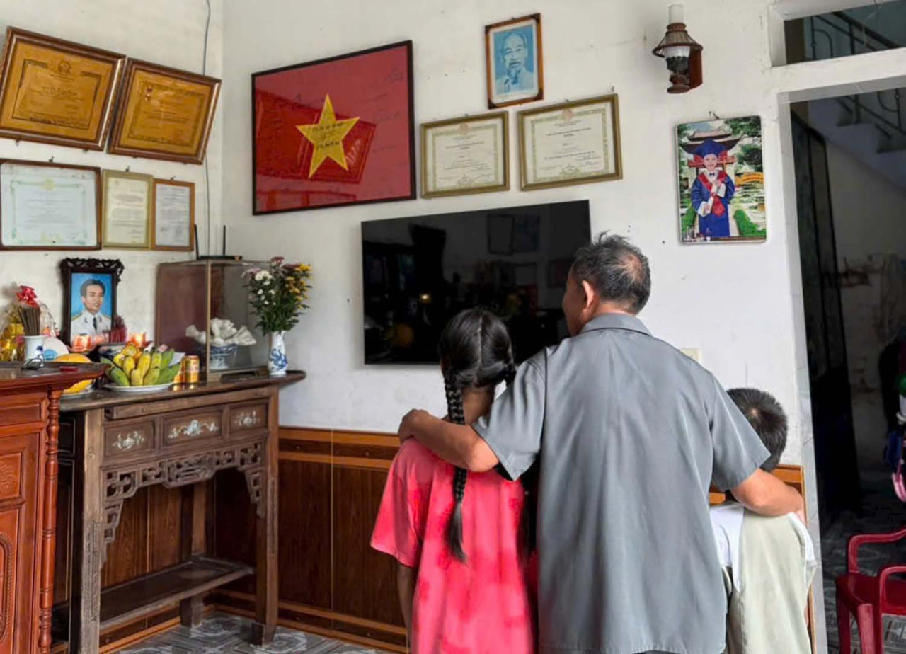 6aThân nhân gia đình Liệt sĩ Vũ Quang Chương.jpg