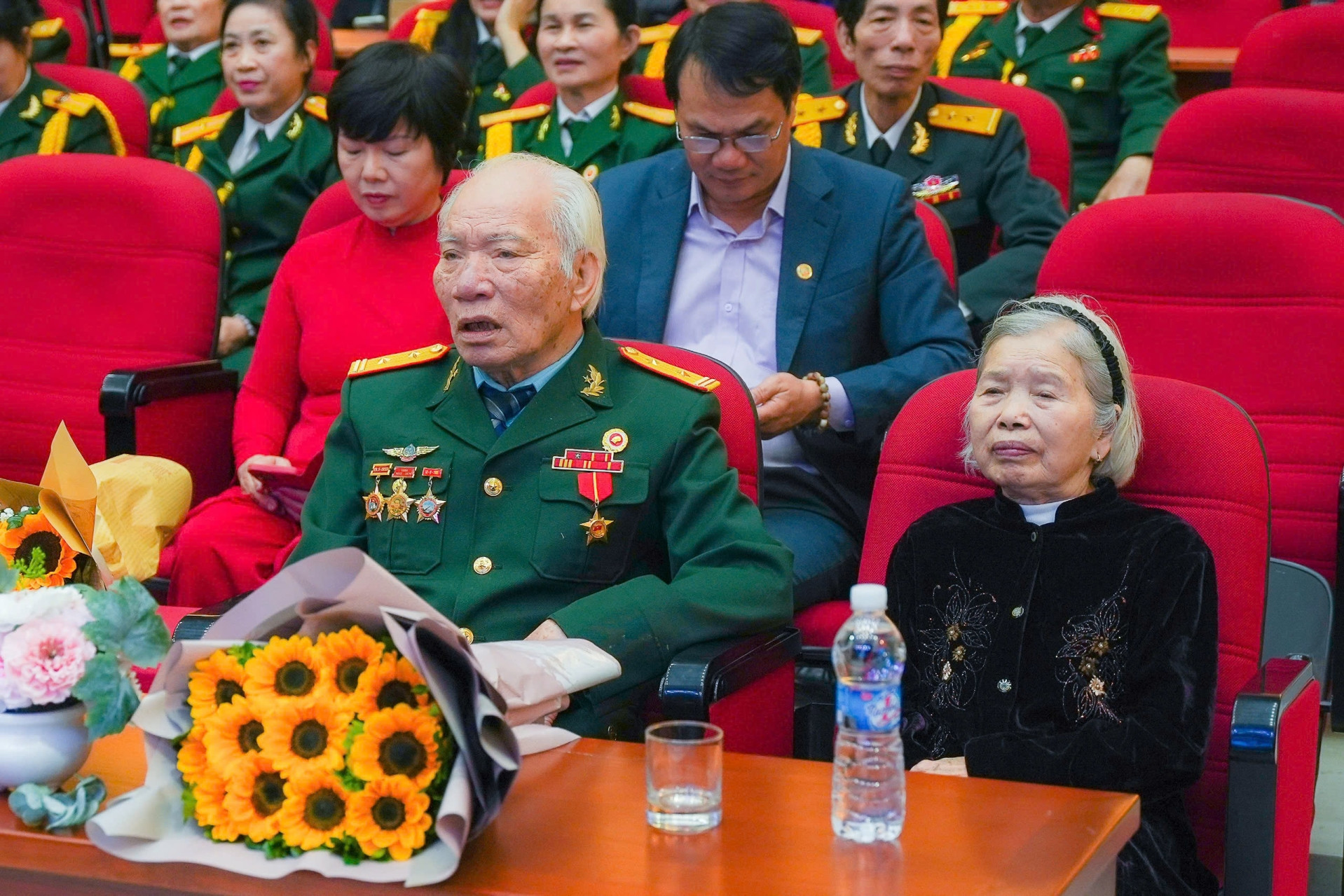 batch_Nhạc sĩ Đào Hữu Thi bên trái.jpg