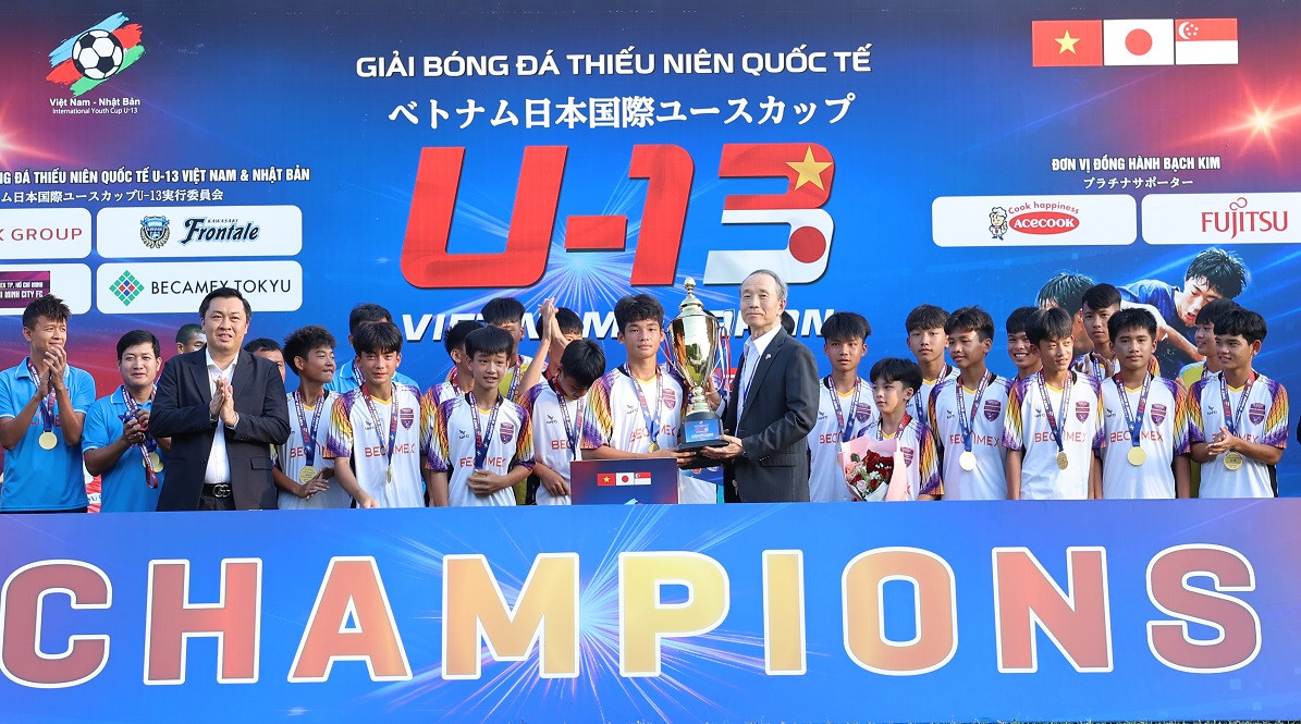 becamex TPHCM vo dich.jpg