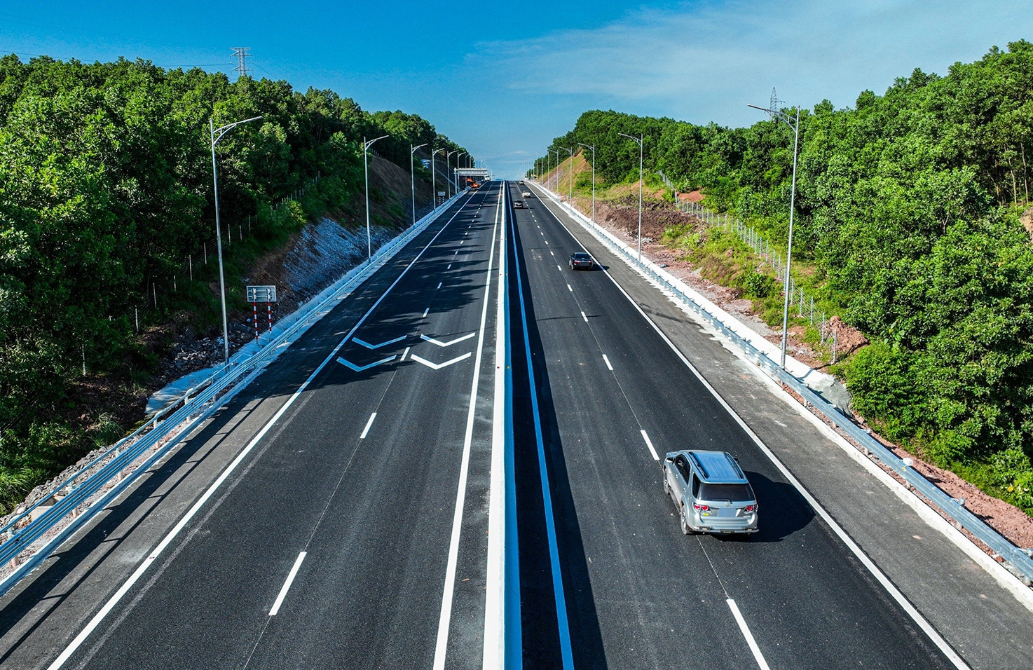 Lý do 176km cao tốc ở Quảng Ninh chưa có trạm dừng nghỉ