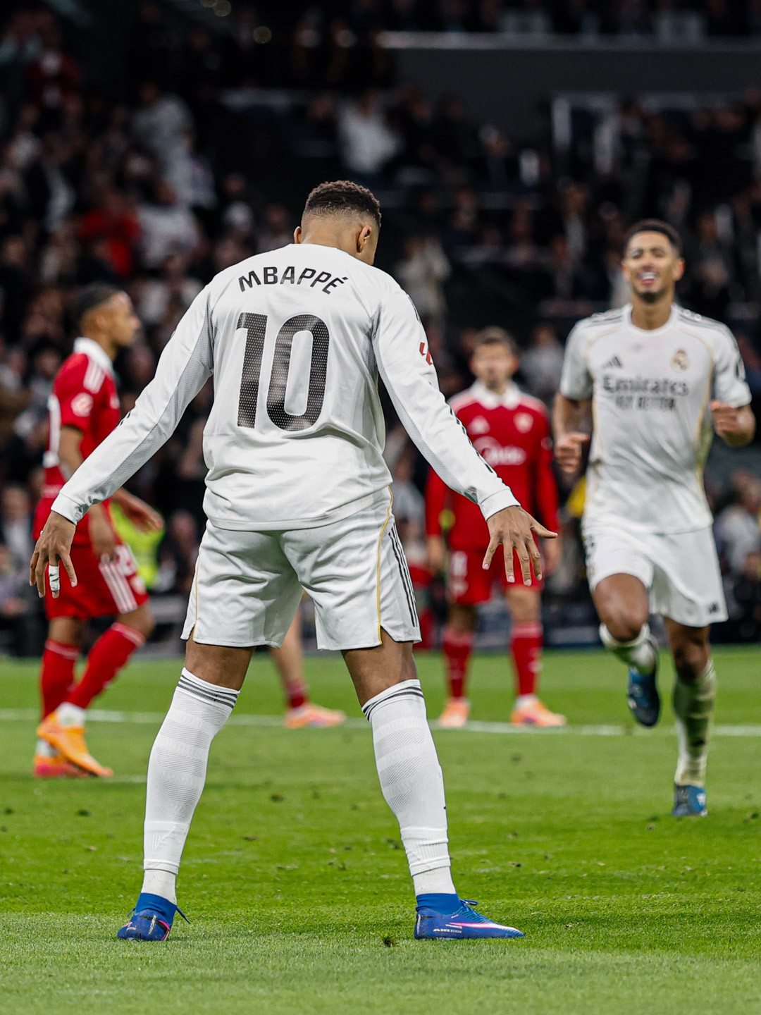 Mbappe ghi bàn rồi ăn mừng kiểu SIU như đàn anh Ronaldo