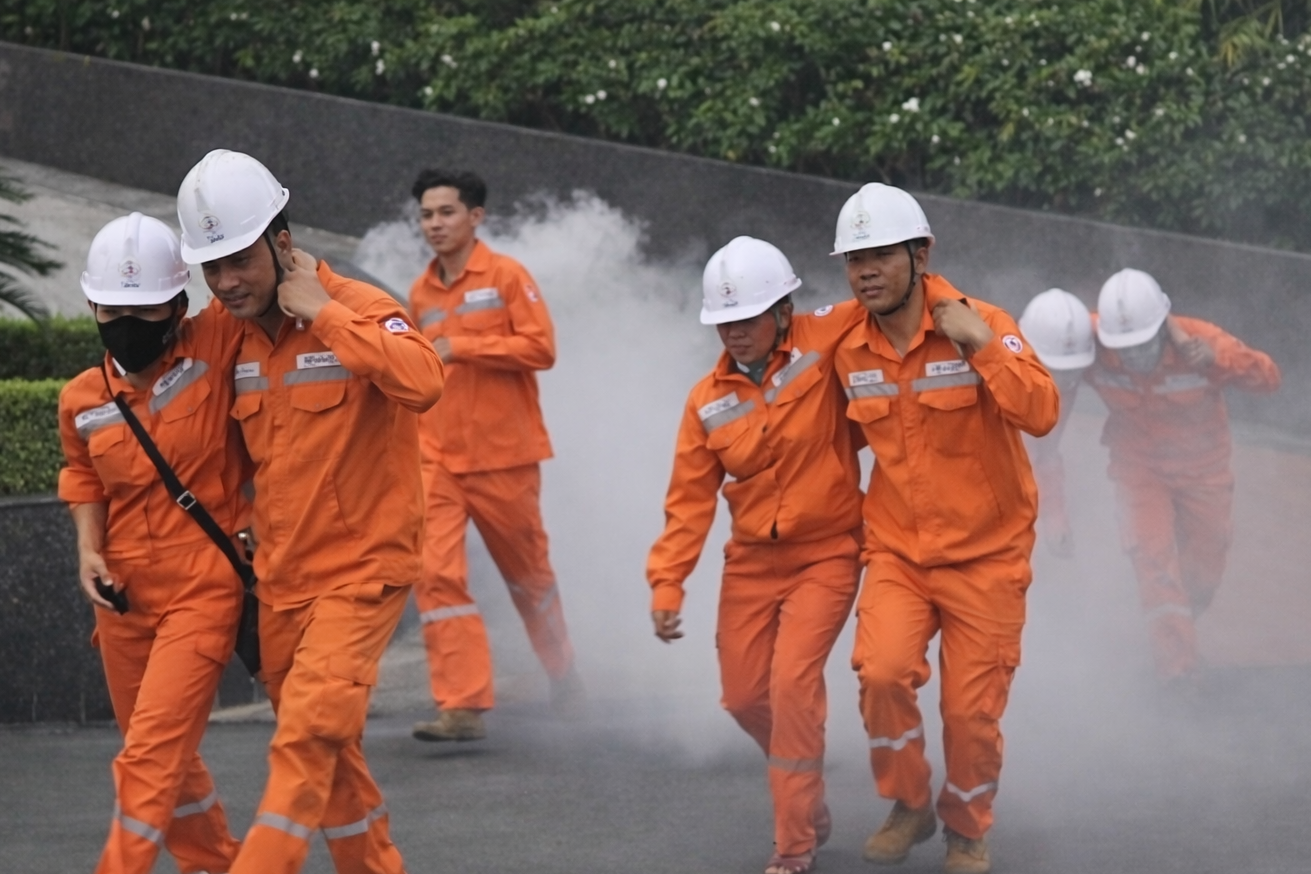 Nâng cao kiến thức, kỹ năng phòng cháy cho cán bộ điện lực Hà Tĩnh