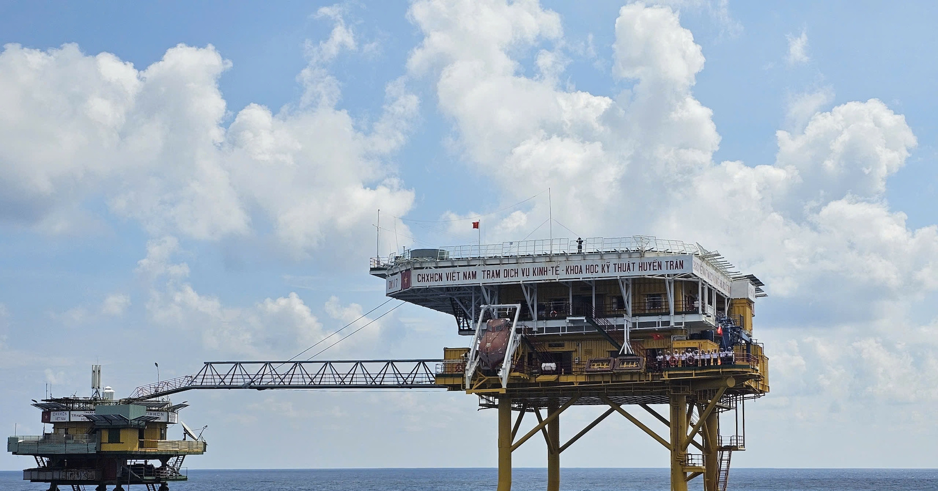 Những giờ cuối tạc vào lịch sử bi tráng ở nhà g...