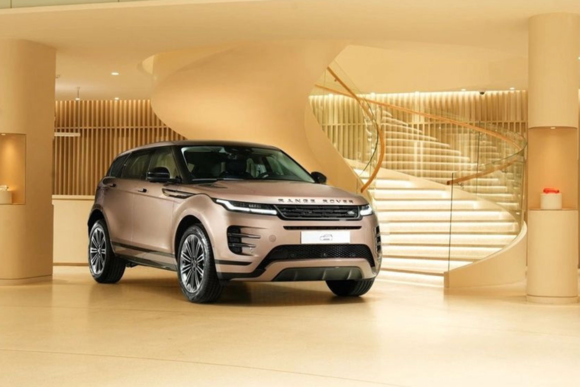 range rover evoque 2025.jpg