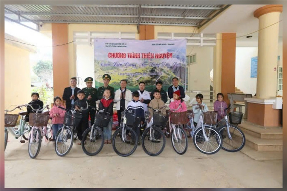 Chương trình thiện nguyện “Xuân biên cương ấm lòng dân bản”