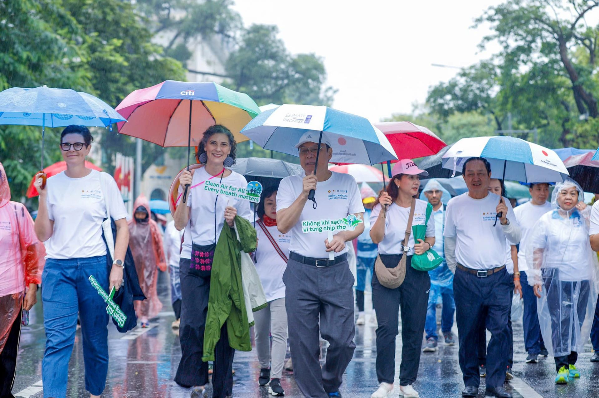 1. Không khí sạch cho bầu trời xanh.jpg