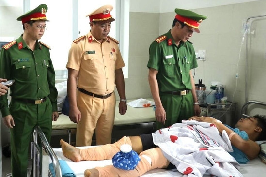 Bản tin cuối ngày 21/12: Trung tá CSGT bị tông gãy hai chân khi làm nhiệm vụ