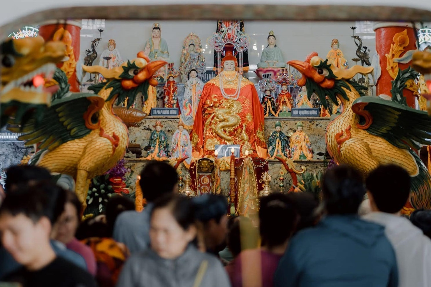 Bí ẩn ngôi mộ được tôn thờ bên bờ biển, gắn với số phận buồn của cô gái trẻ