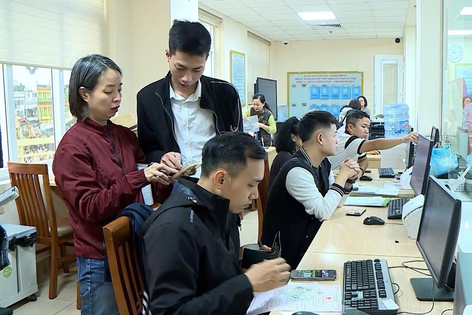  Dịch vụ công trực tuyến phục vụ đắc lực người dân và doanh nghiệp 