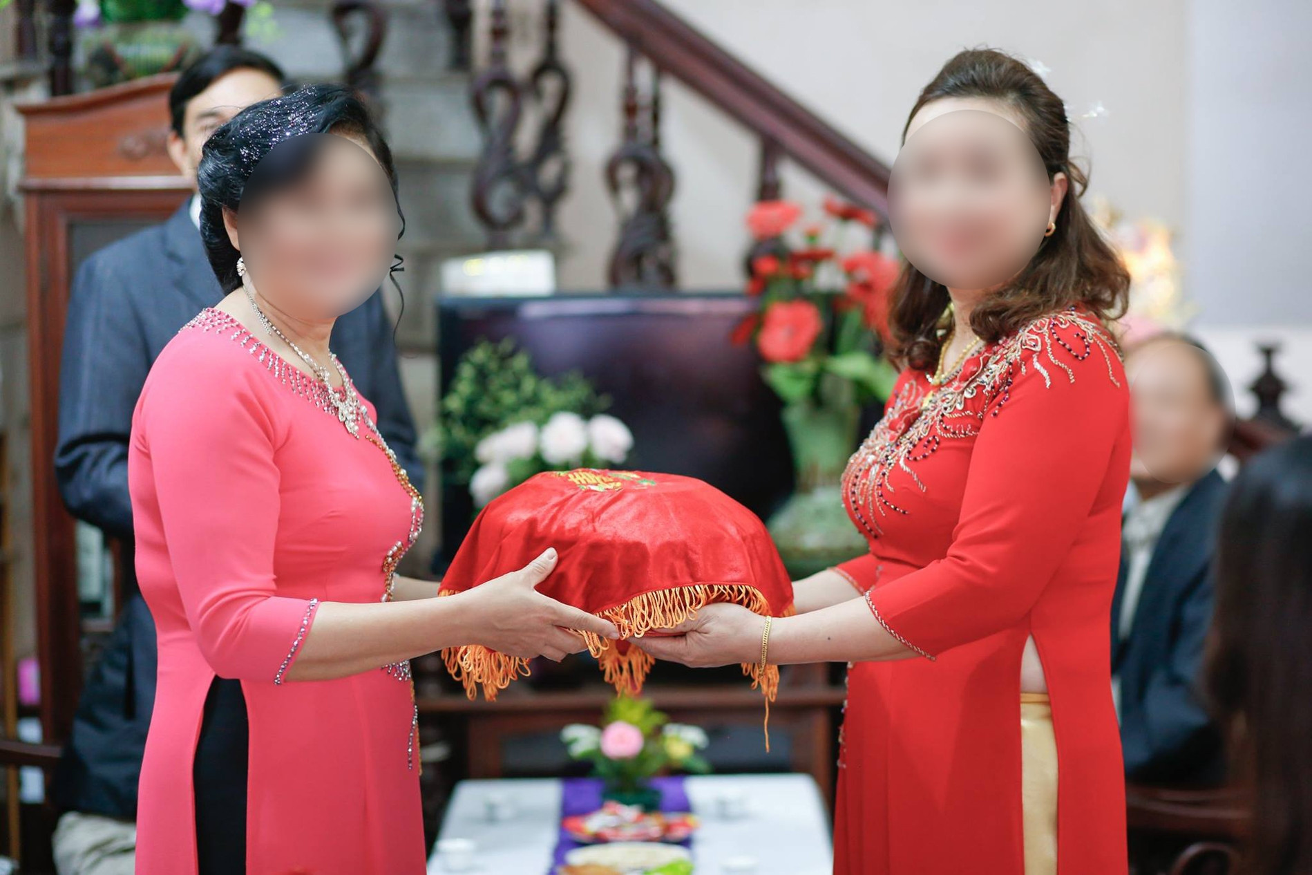  Lo thông gia nghèo tốn kém vì đám cưới, nhà gái chi 150 triệu làm việc ý nghĩa 