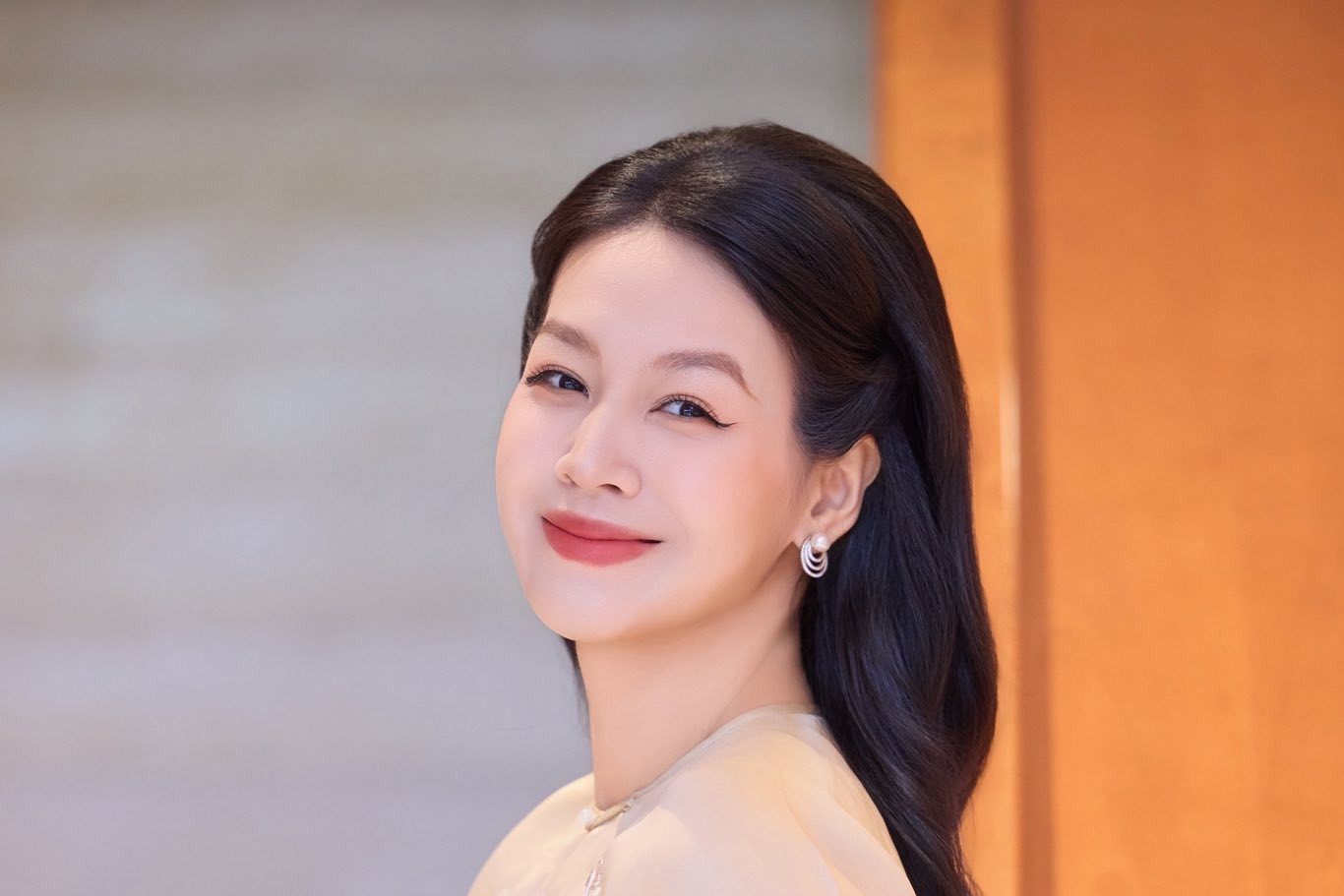 MC Hồng Nhung VTV tiết lộ thu nhập và trải lòng về 'thèm khát danh tiếng'