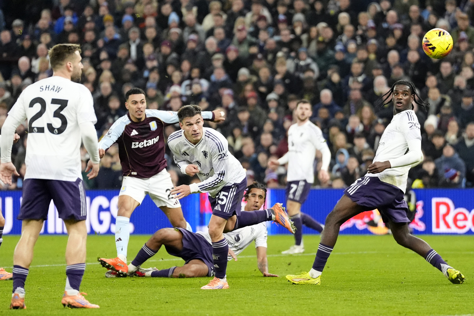 Rogers Aston Villa MU.jpg