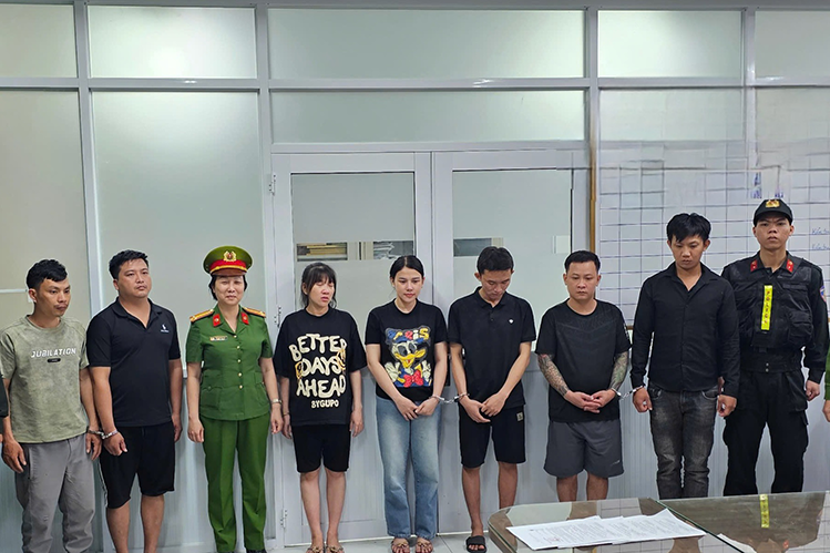 Pha huyết heo với chất này, nhóm đối tượng 'hô biến' thịt heo thành thịt bò