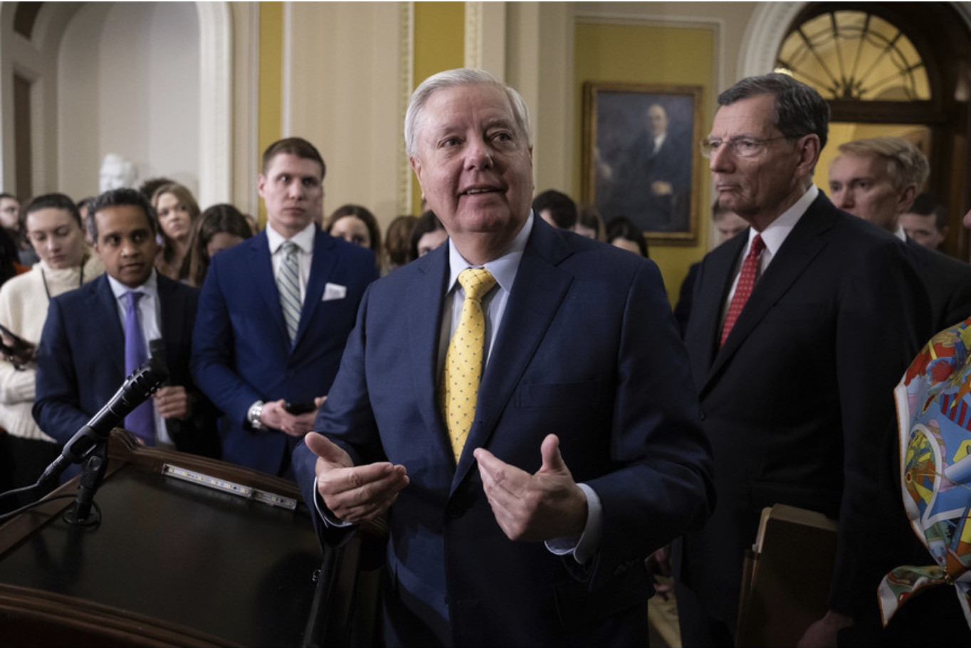 Thượng nghị sĩ Lindsey Graham. Ảnh: Politico