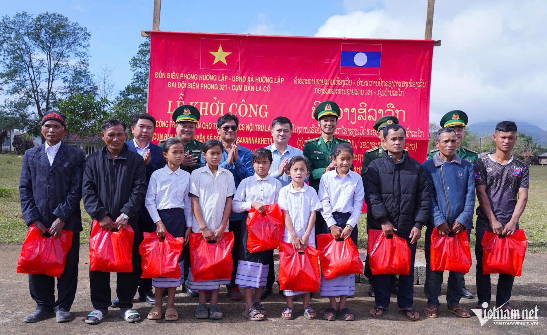 W-Hướng Lập 3.jpg