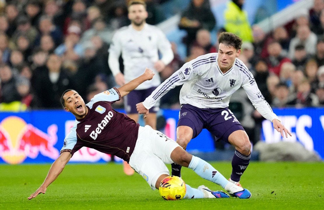 www_thesun_co_uk manchester uniteds manuel ugarte battle 1047232214.jpg