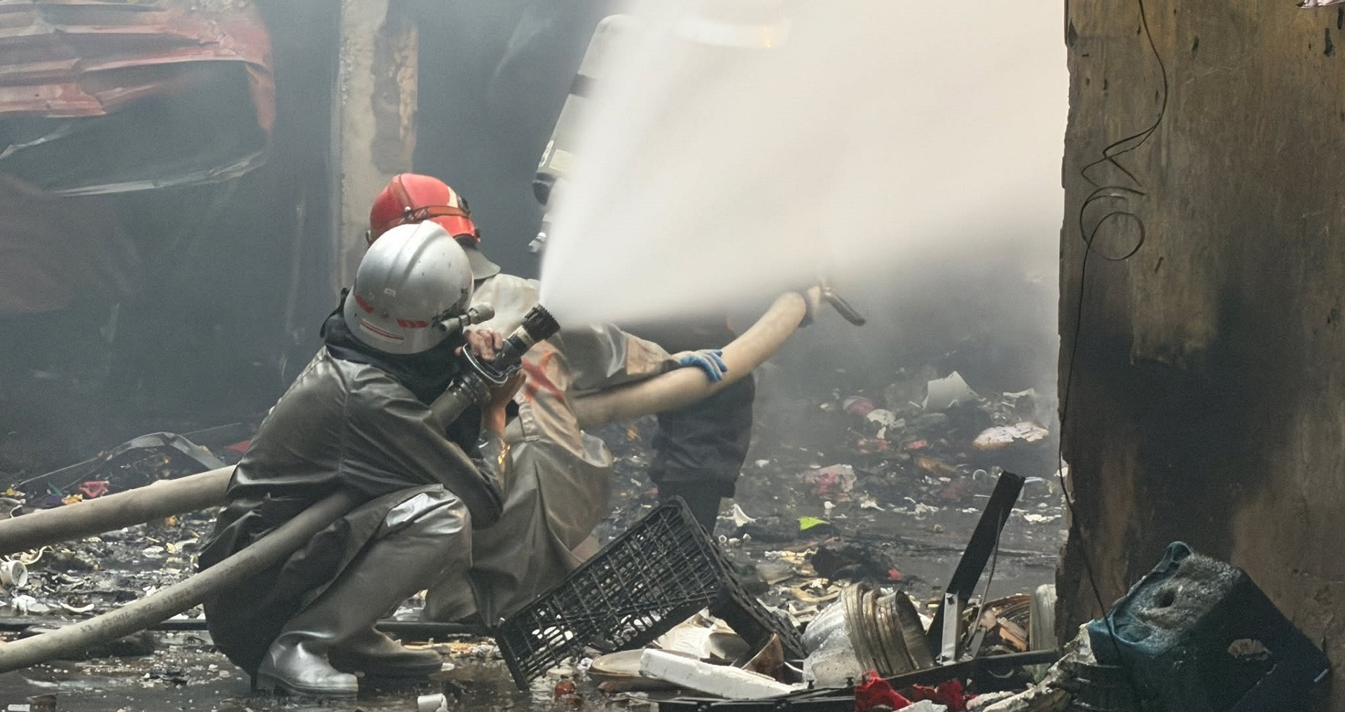 Bản tin sáng 23/12: Chợ Xanh ở Hà Nội cháy ngùn ngụt, người dân hoảng hốt sơ tán