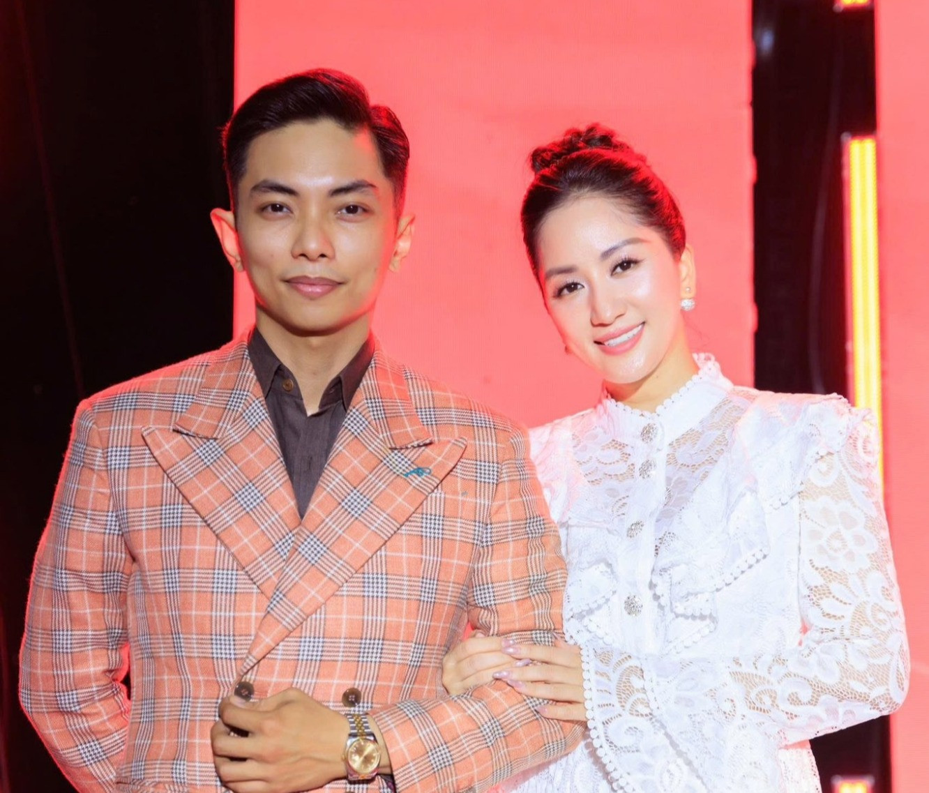  Viện trưởng Khánh Thi được chồng Phan Hiển nói lời yêu nồng nàn, Diệu Nhi sexy 