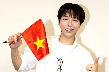 Ca sĩ Đức Phúc gây 'sốt' vì muốn tặng xe mới cho 1 người đàn ông cao tuổi