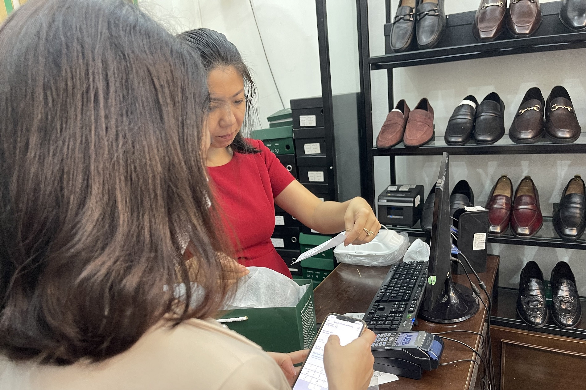  Địa bàn cấp xã chiếm tối thiểu 50% điểm cung cấp dịch vụ Mobile Money 