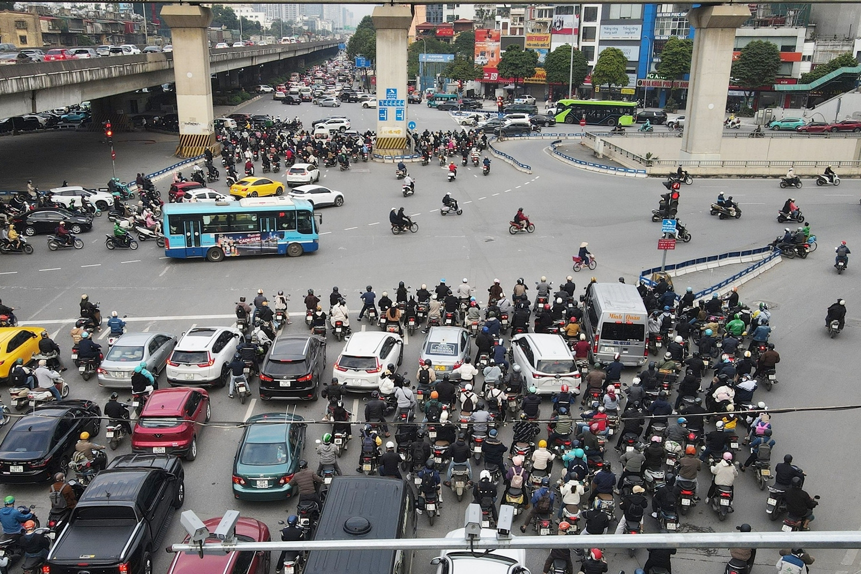 Đô thị thông minh giải quyết 'nỗi đau' từ kẹt xe đến đi viện phải xếp hàng