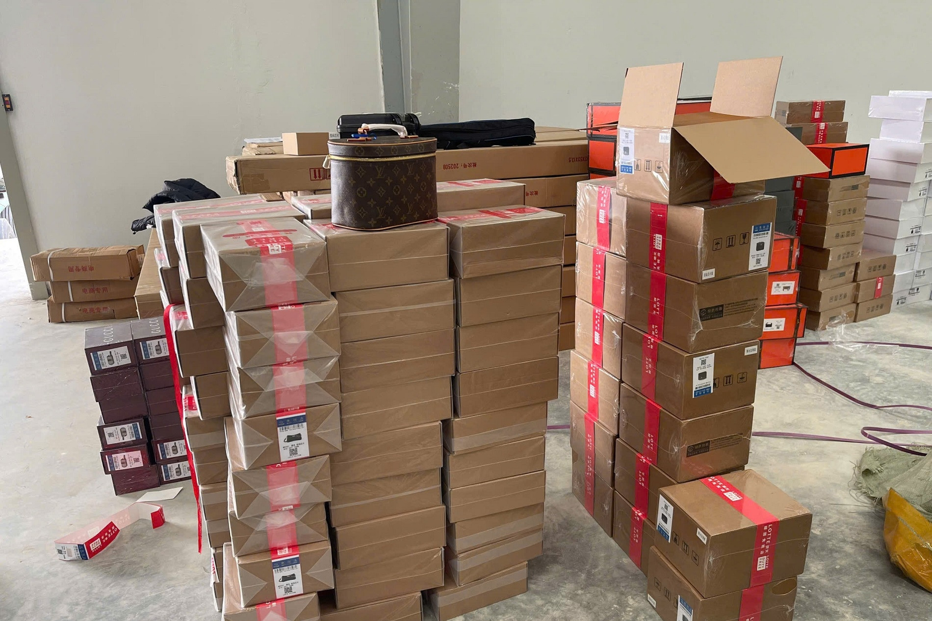 Hải quan ngăn chặn nhiều vụ vi phạm về xuất xứ, nhãn hàng hóa