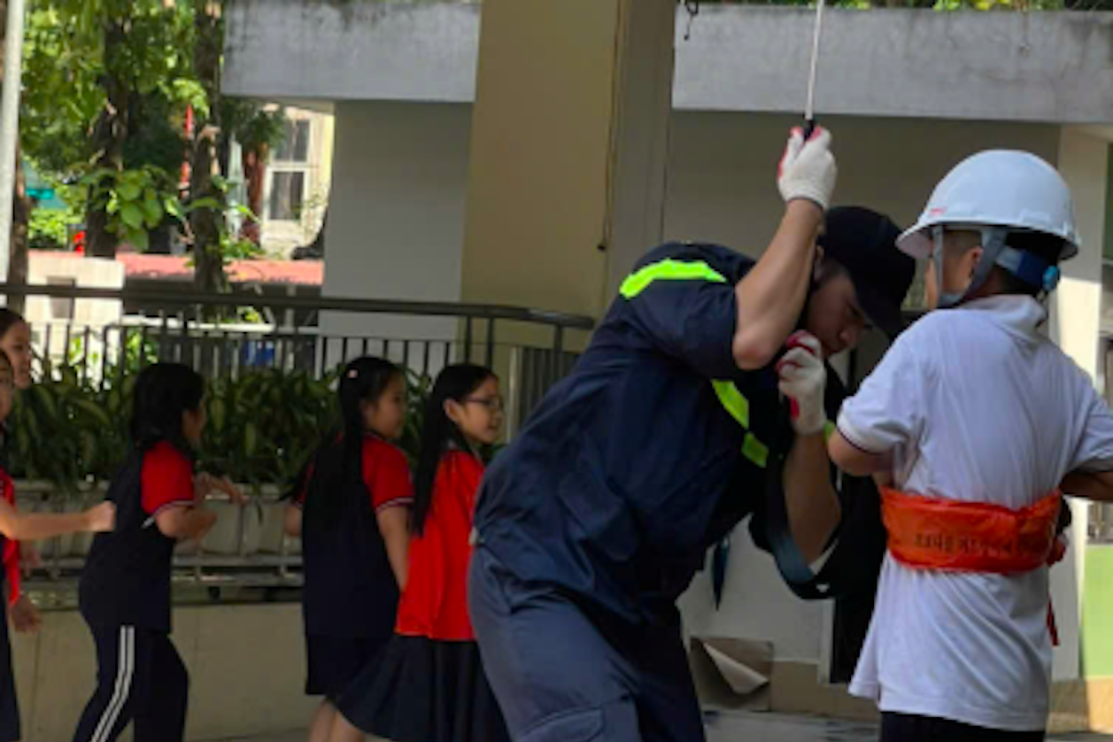 Học sinh ở Lâm Đồng được trang bị kỹ năng phòng cháy, chữa cháy