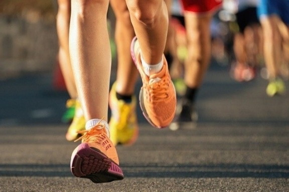 Người trẻ đột tử, trái tim bị ép quá sức lúc ham thể thao