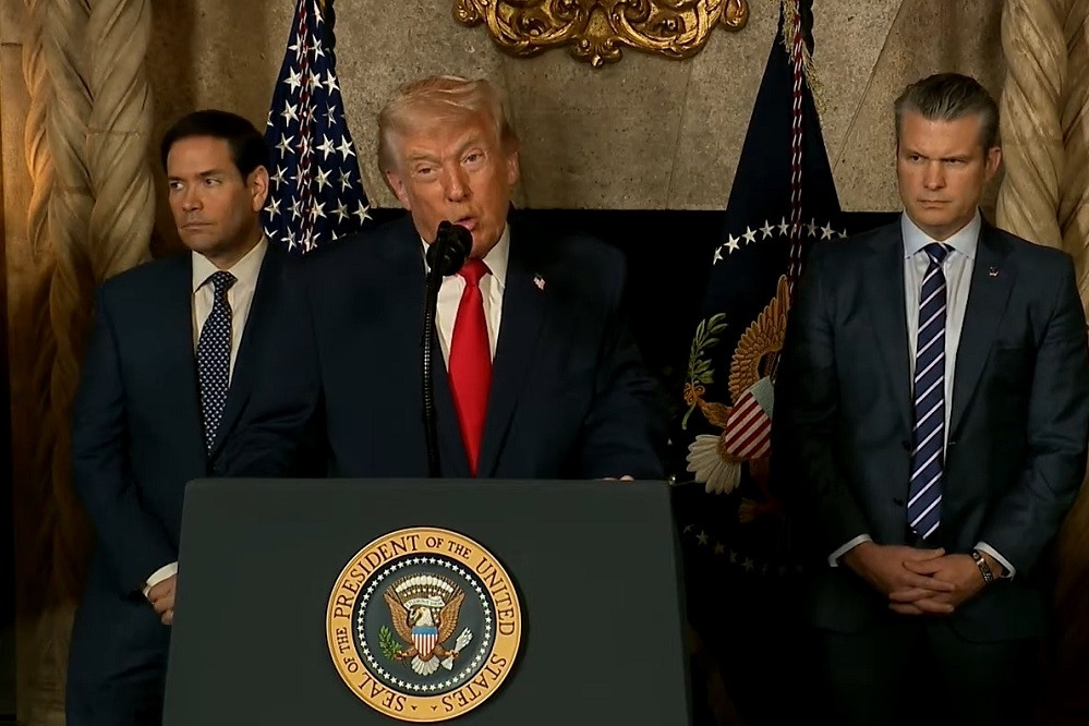 Ông Trump hé lộ số phận của hai tàu chở dầu bị bắt giữ ngoài khơi Venezuela