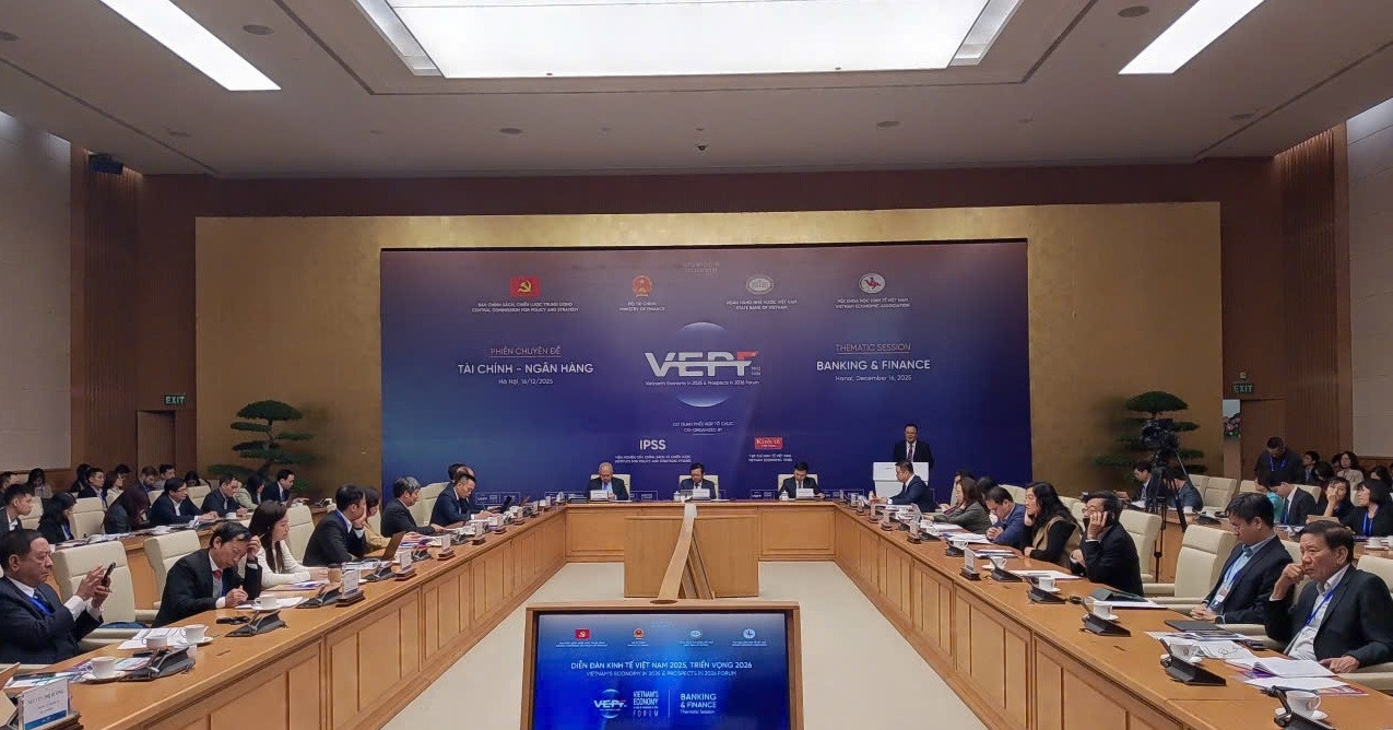 Rủi ro khi phụ thuộc quá lớn vào tín dụng ngân hàng