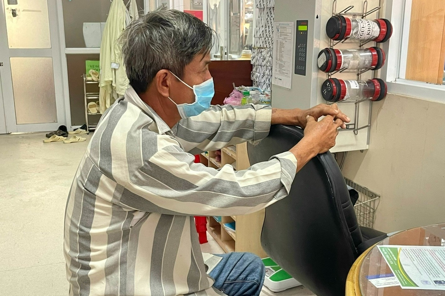  Thiếu 100 triệu cứu con gái 16 tuổi nguy kịch, ông bố đơn thân cầu cứu cộng đồng 