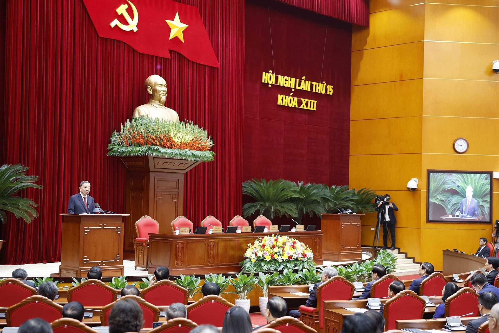  Tổng Bí thư: Chúng tôi tiếp tục đoàn kết, làm việc trách nhiệm và hiệu quả cao 