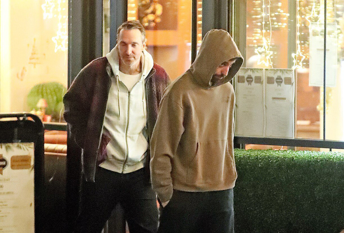 www_thesun_co_uk 22 12 25 asked fit 1047419401.jpg