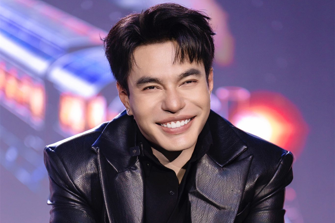 Ồn ào showbiz, Lê Dương Bảo Lâm 'làm khùng làm điên' đến bao giờ?