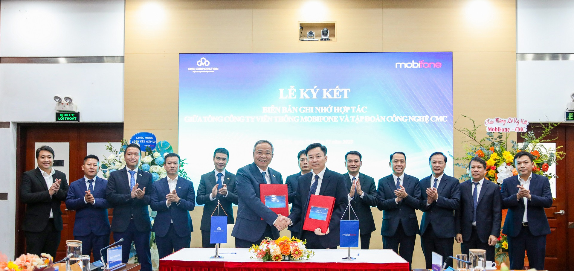 Ảnh 3 CMC   MOBIFONE.jpg