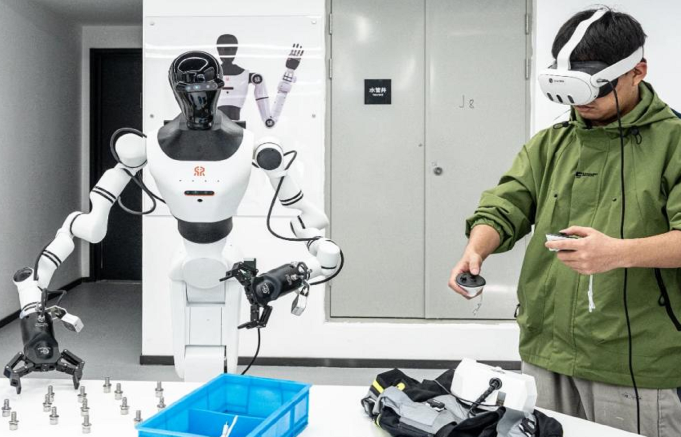 Bên trong trường đào tạo robot hình người bốc xếp, dọn nhà của Trung Quốc