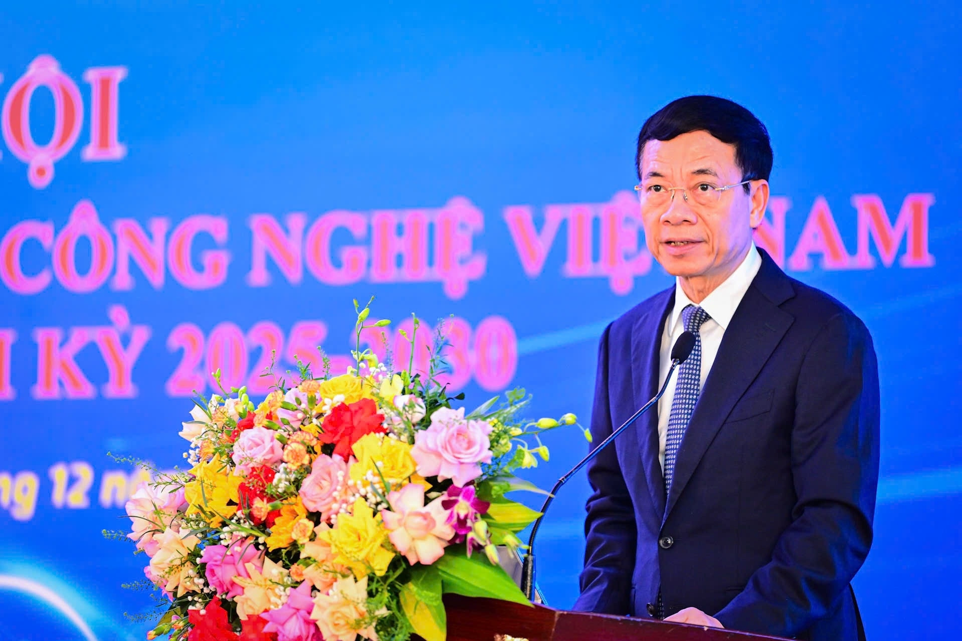 Bộ trưởng KH&CN: Công đoàn phải đi cùng người lao động suốt đời nghề nghiệp