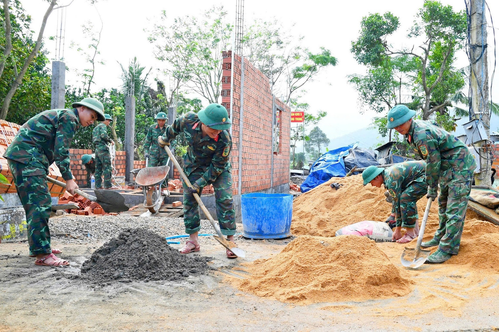 Nhà xây siêu tốc, chi phí siêu rẻ vẫn '3 cứng, 4 chắc', hồi sinh vùng rốn lũ