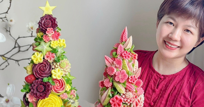 Mẹ đảm làm cây thông Noel từ hoa quả, thịt nguội, rau xà lách đẹp mê mẩn