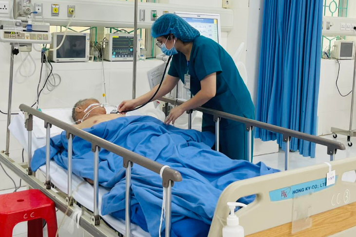 Người đàn ông phải cấp cứu sau khi ăn bát canh nấu với 1 loại củ