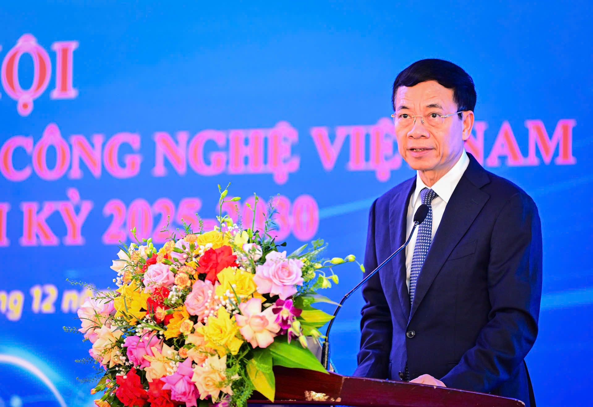 Ông Nguyễn Mạnh Hùng .jpg