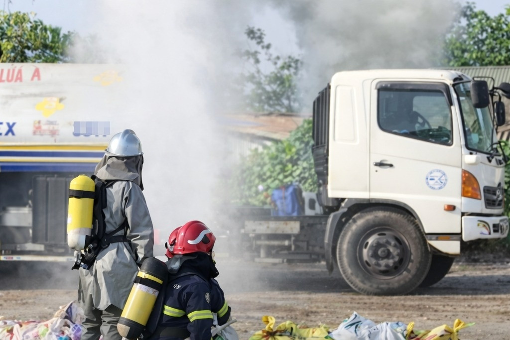 Quảng Ninh: Thực tập phương án chữa cháy tại cửa hàng xăng dầu Đông Hà