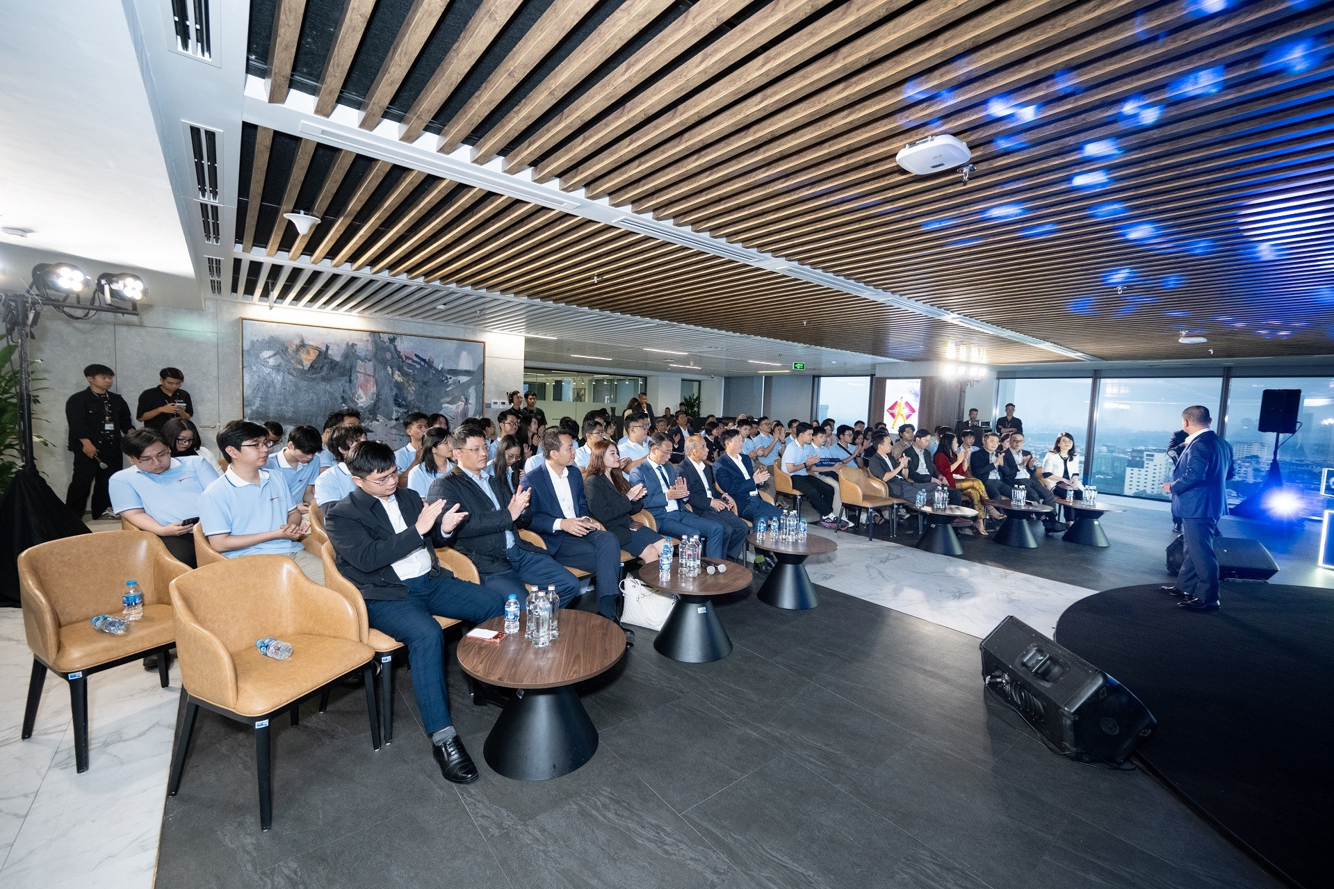  Techcombank chào đón nhân tài ‘A.I thực chiến’ tham quan trụ sở 