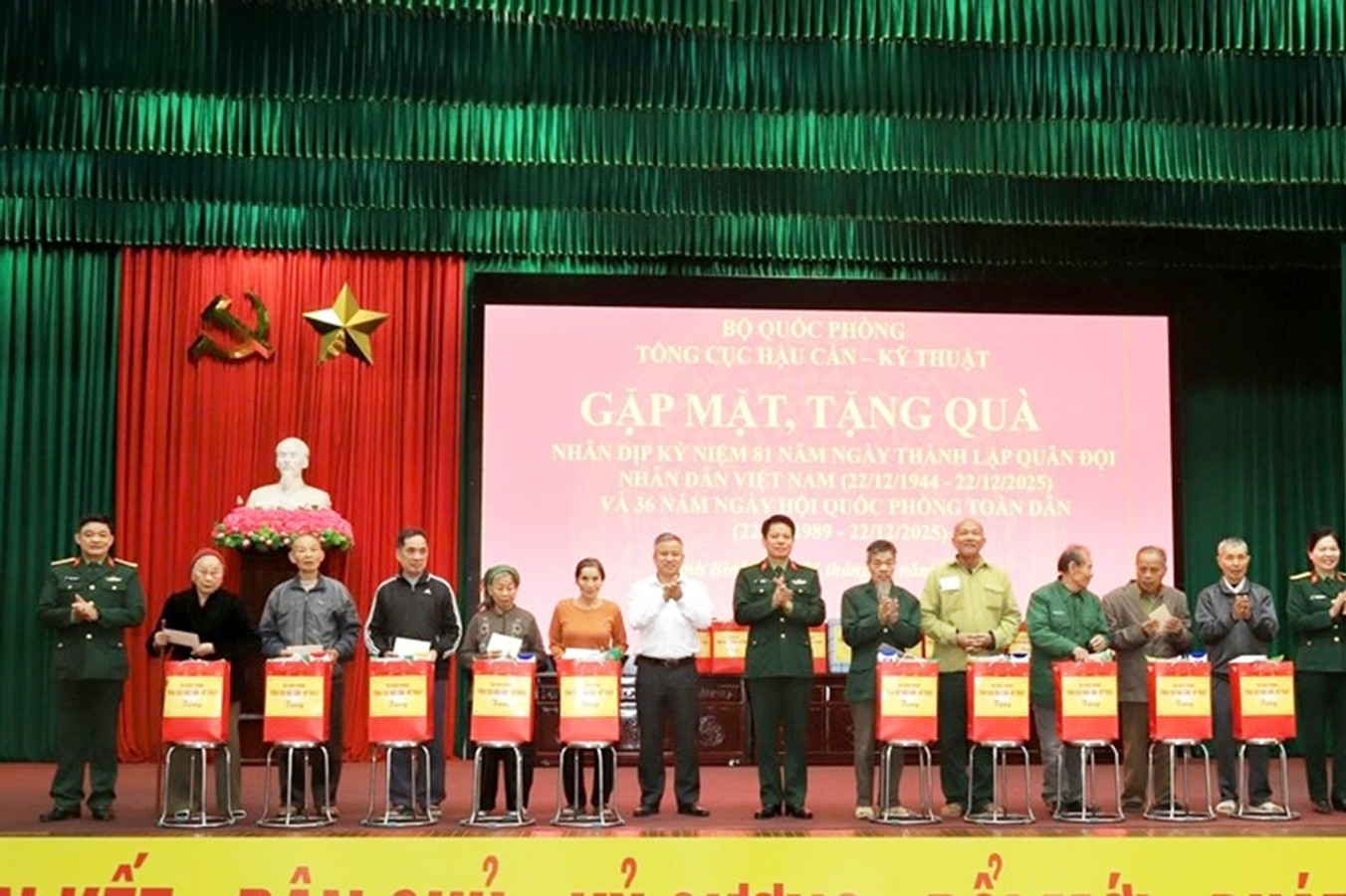 Tổng cục Hậu cần - Kỹ thuật bàn giao “Nhà đại đoàn kết” tại Ninh Bình