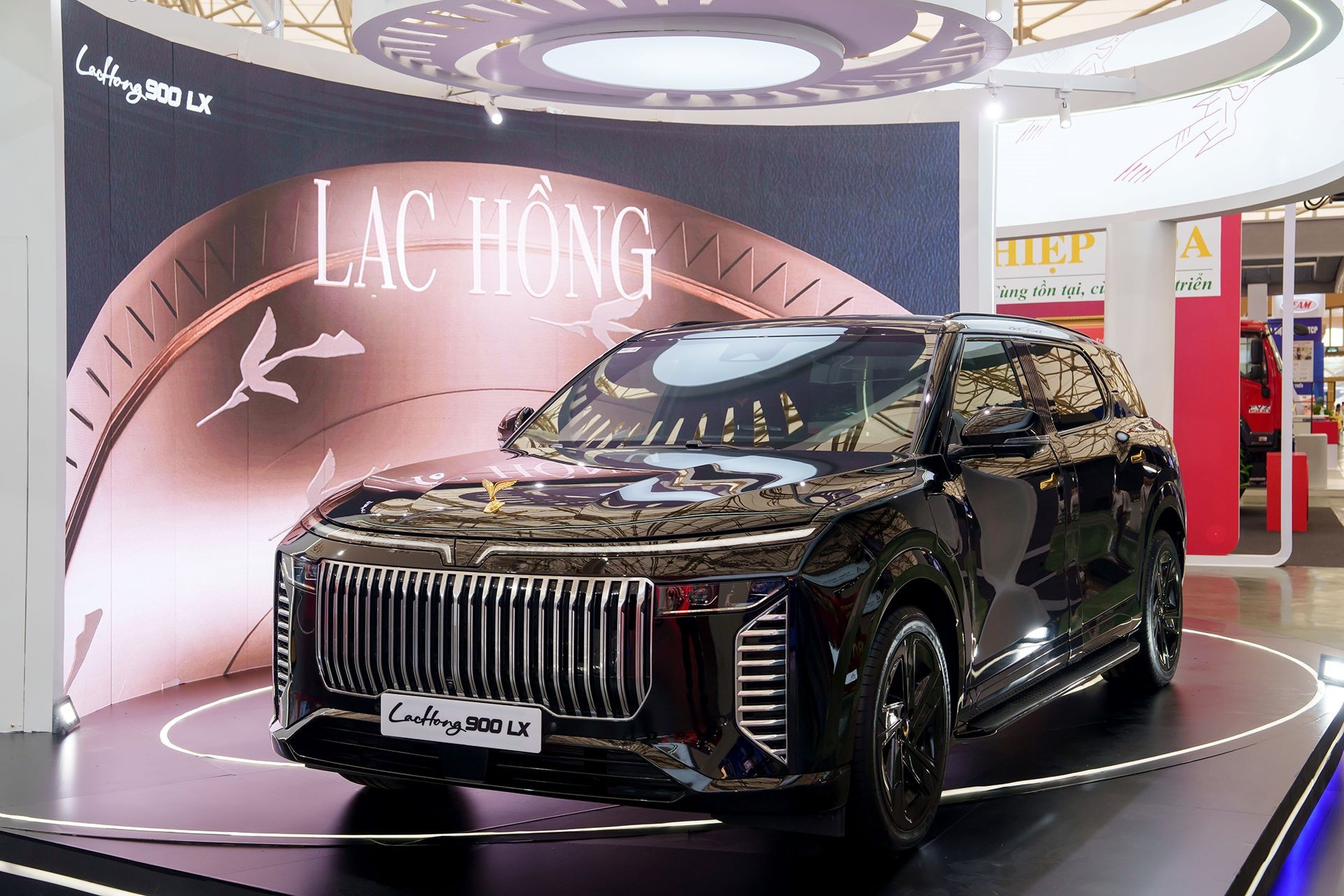VinFast mang trọn hệ sinh thái xanh tới Vietnam Mobility Show 2025