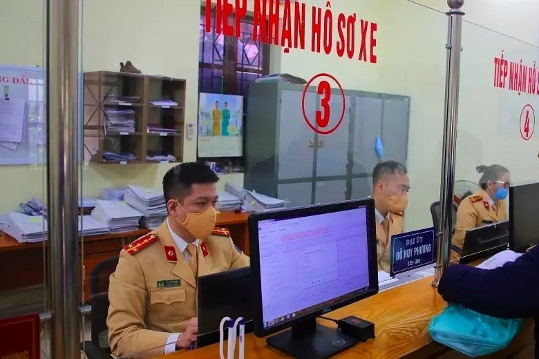 Đăng ký biển số ô tô tại Hà Nội, TPHCM: Bộ muốn giảm còn 14 triệu đồng/xe