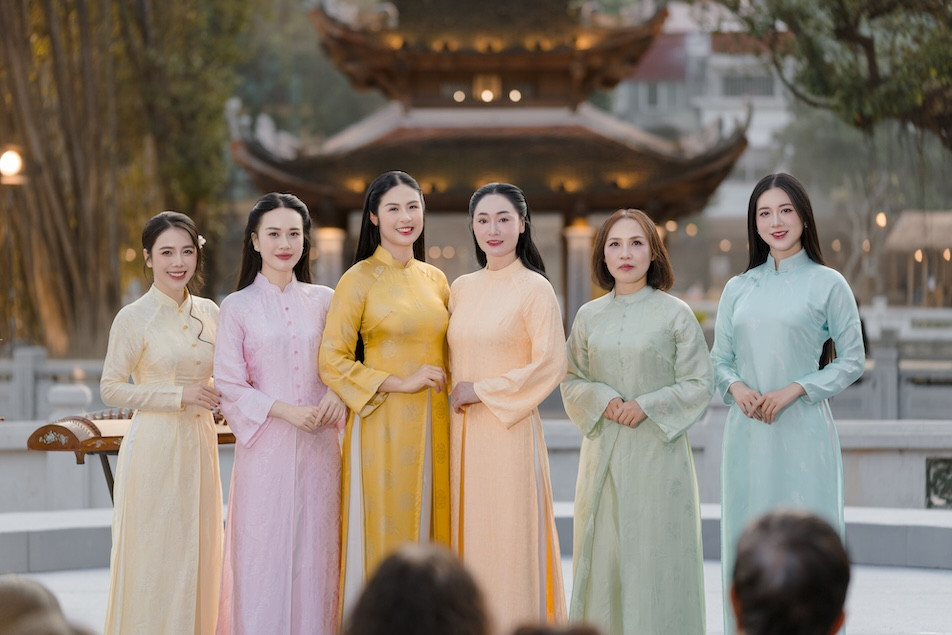 Cẩm Ly  Mai Phương  Ngọc Hân  Thu Phương  Anh Thơ  Quỳnh Trang.jpeg