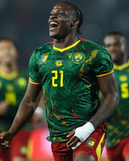 https://static-images.vnncdn.net/vps_images_publish/000001/000003/2025/12/25/cameroon-v-gabon-mbeumo-1-235.jpg